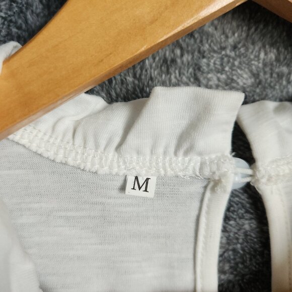 Women's Flutter Sleeveless White Crochet Blouse Top Size Medium Ruffle Keyhole - Picture 5 of 8